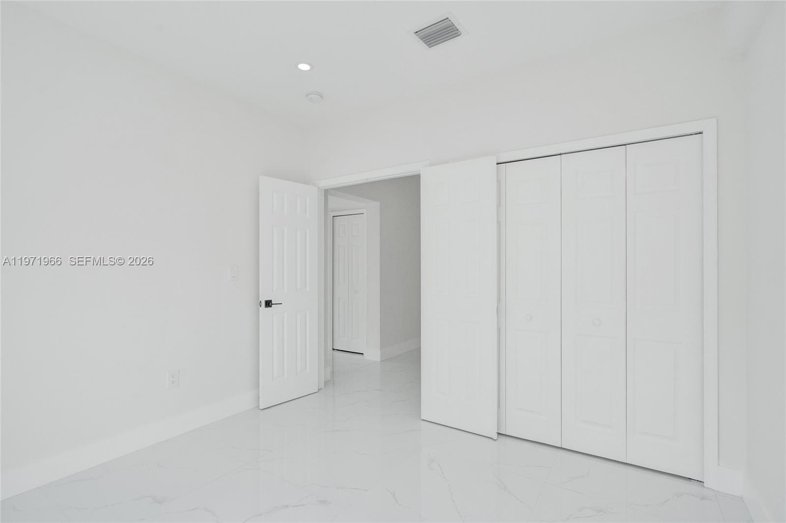 14422 N Royal Cove Circle, Davie, FL 33325 photo 16