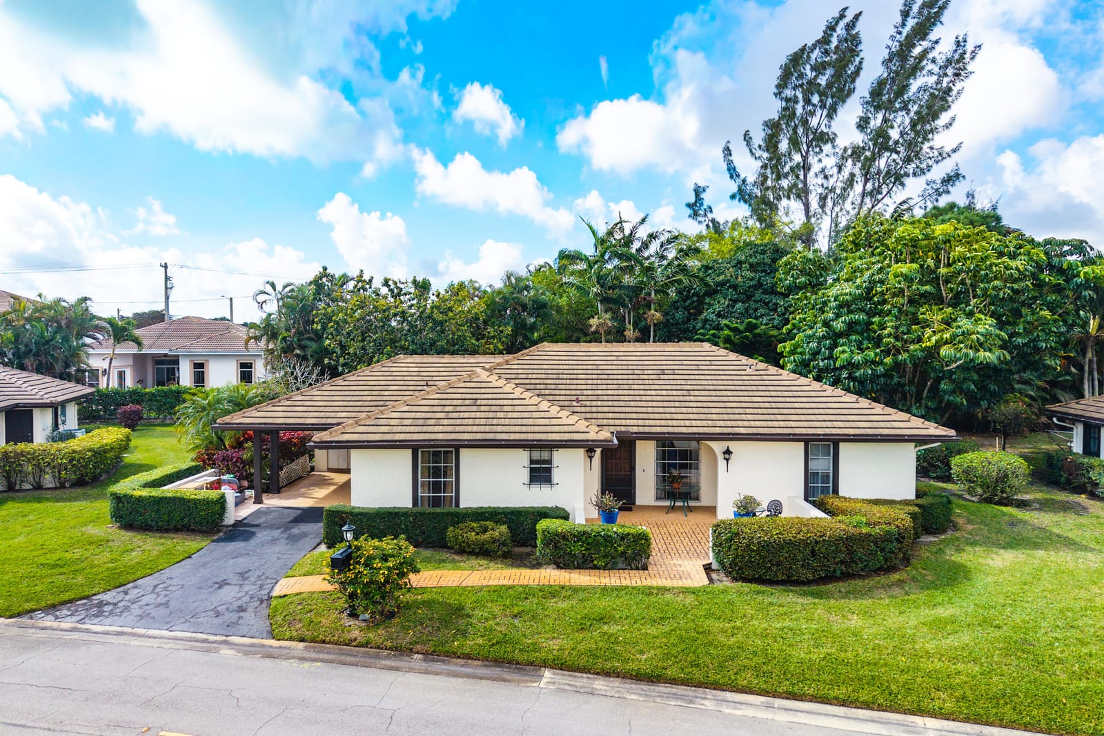 Sold home at 446 Pine Villa Drive, Atlantis, FL 33462