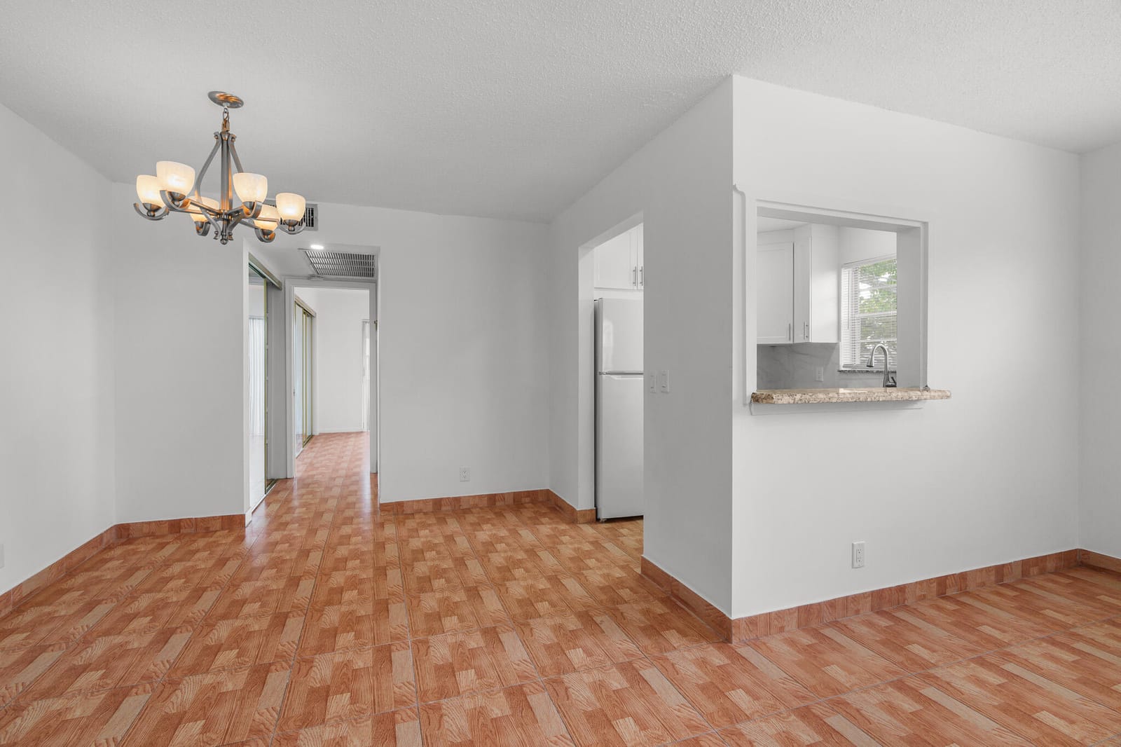 346 Windsor O — photo 12