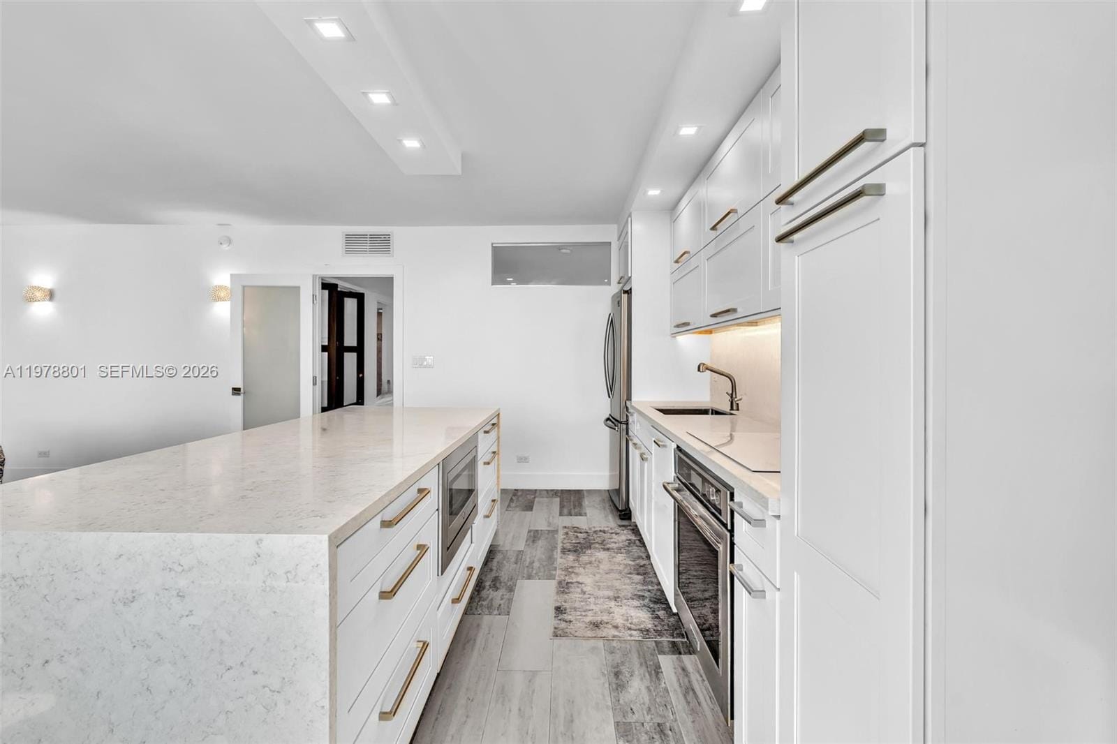 2301 Collins Avenue 1041/42 — photo 11