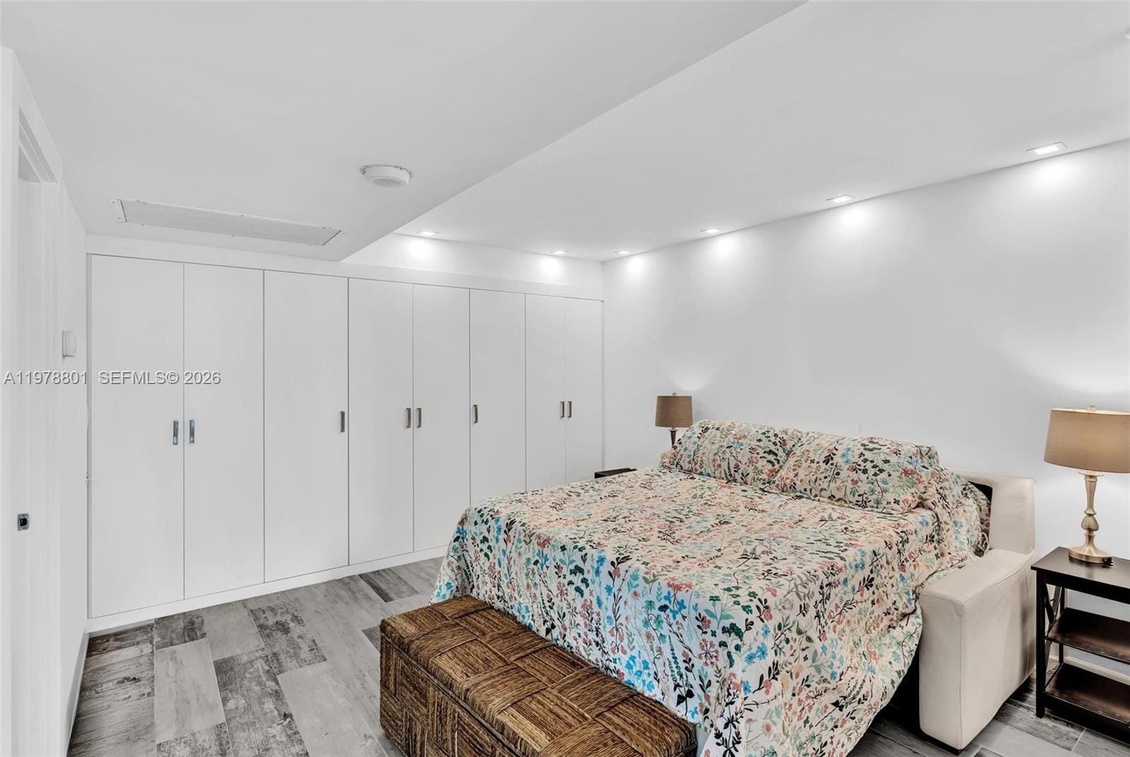 2301 Collins Avenue 1041/42 — photo 12
