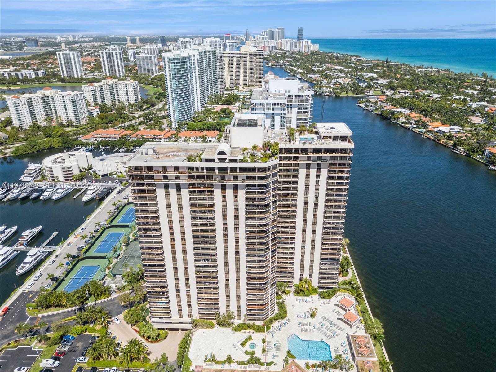 19667 Turnberry Way 8K — photo 4