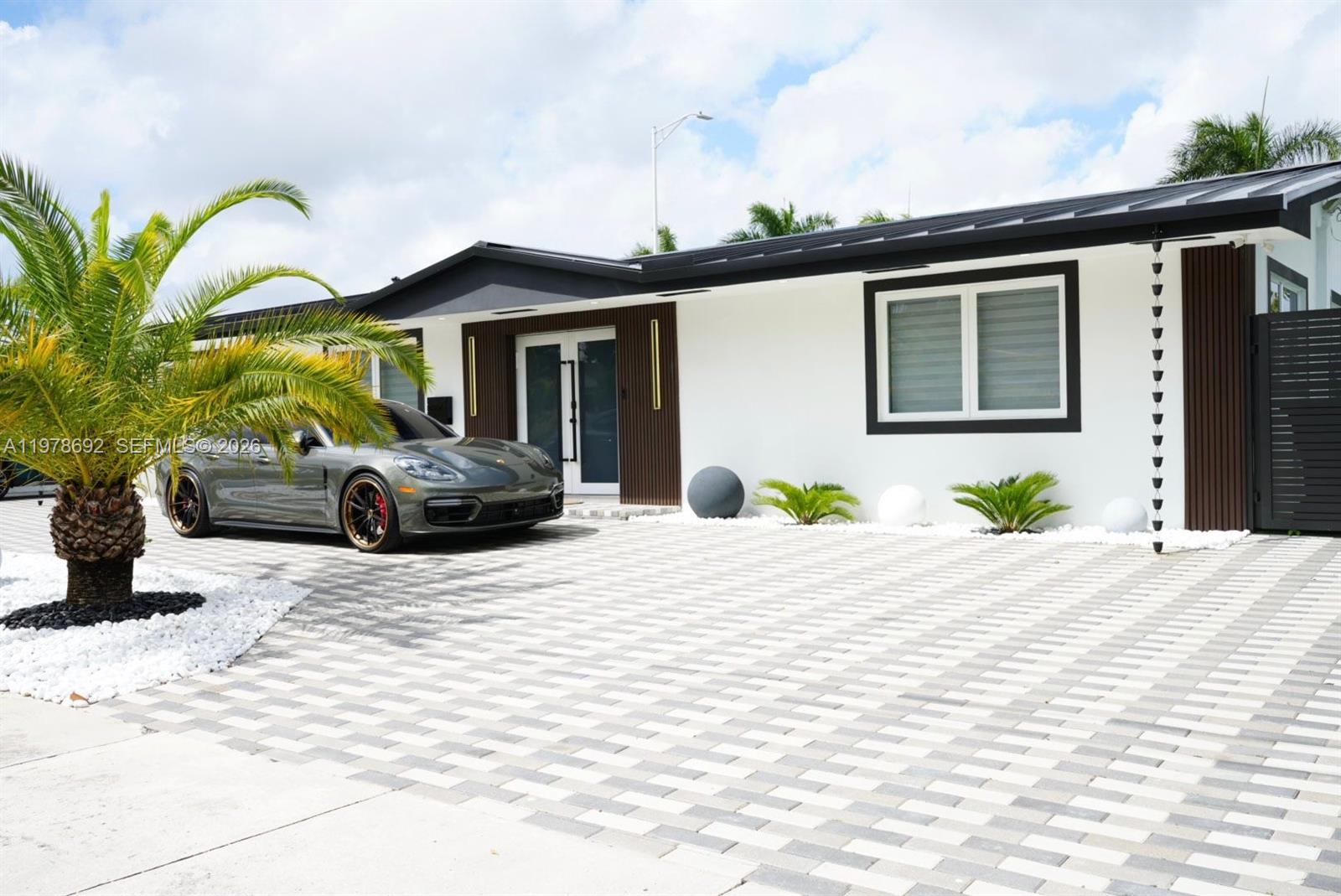 9351 SW 88th Terrace, Miami, FL 33176 photo 2