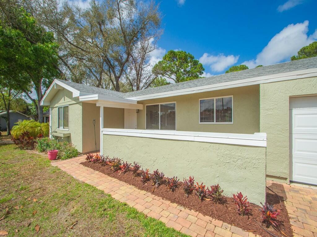 2317 SE Gillette Avenue, Port St. Lucie, FL 34952