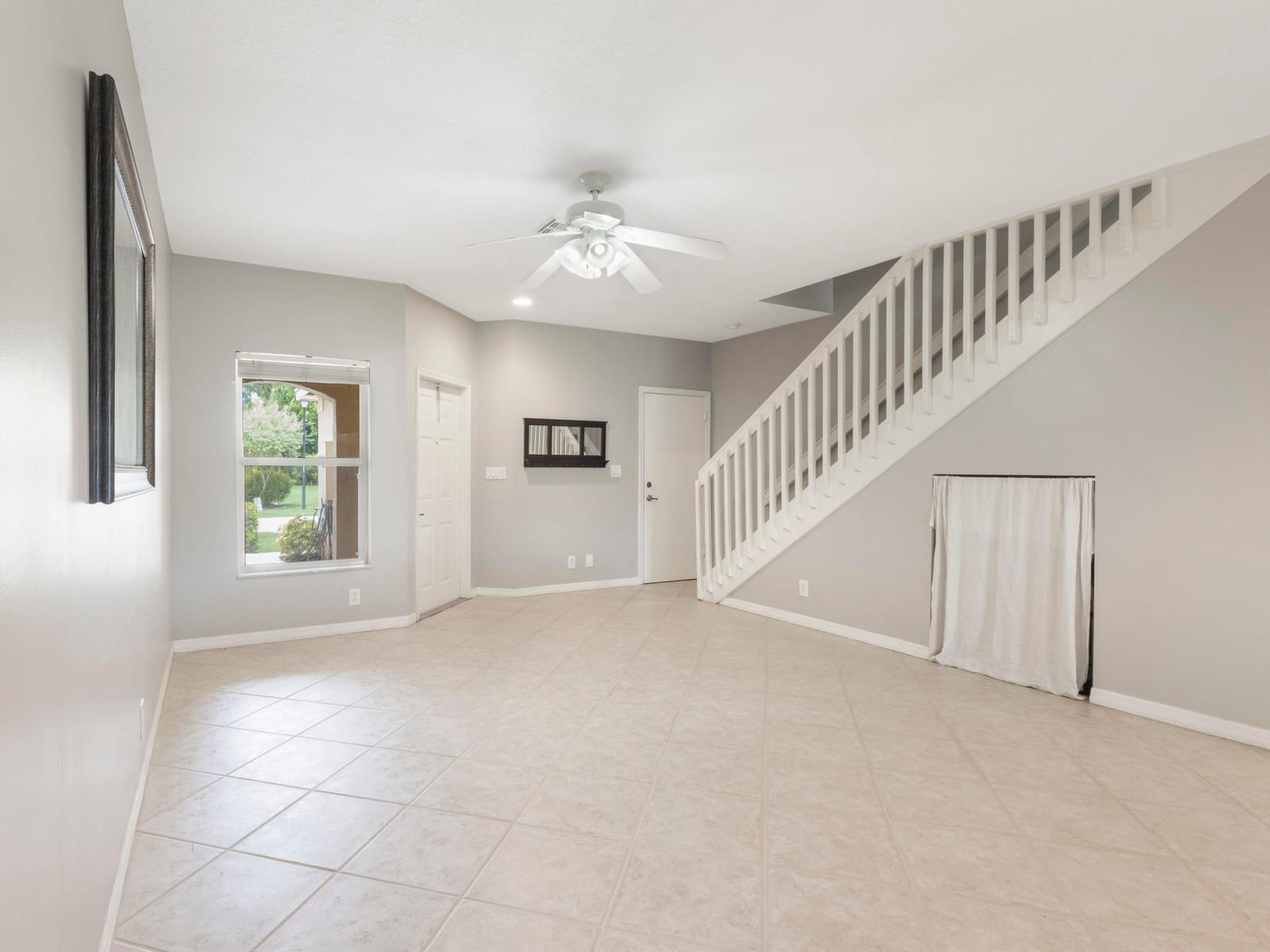 1527 Barrymore Court — photo 5