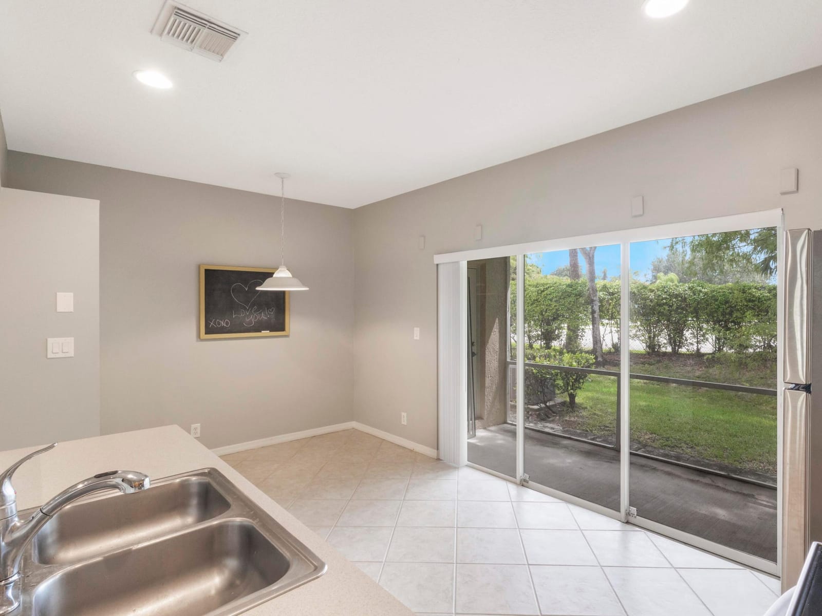 1527 Barrymore Court — photo 9