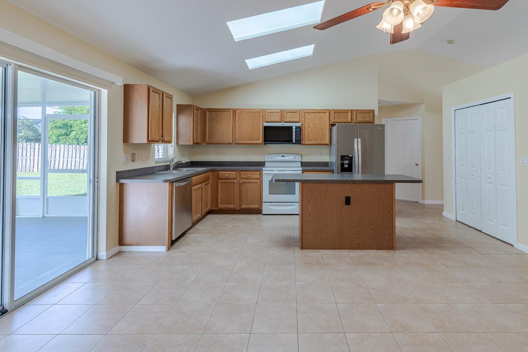 738 SW Monsoon Road — photo 9