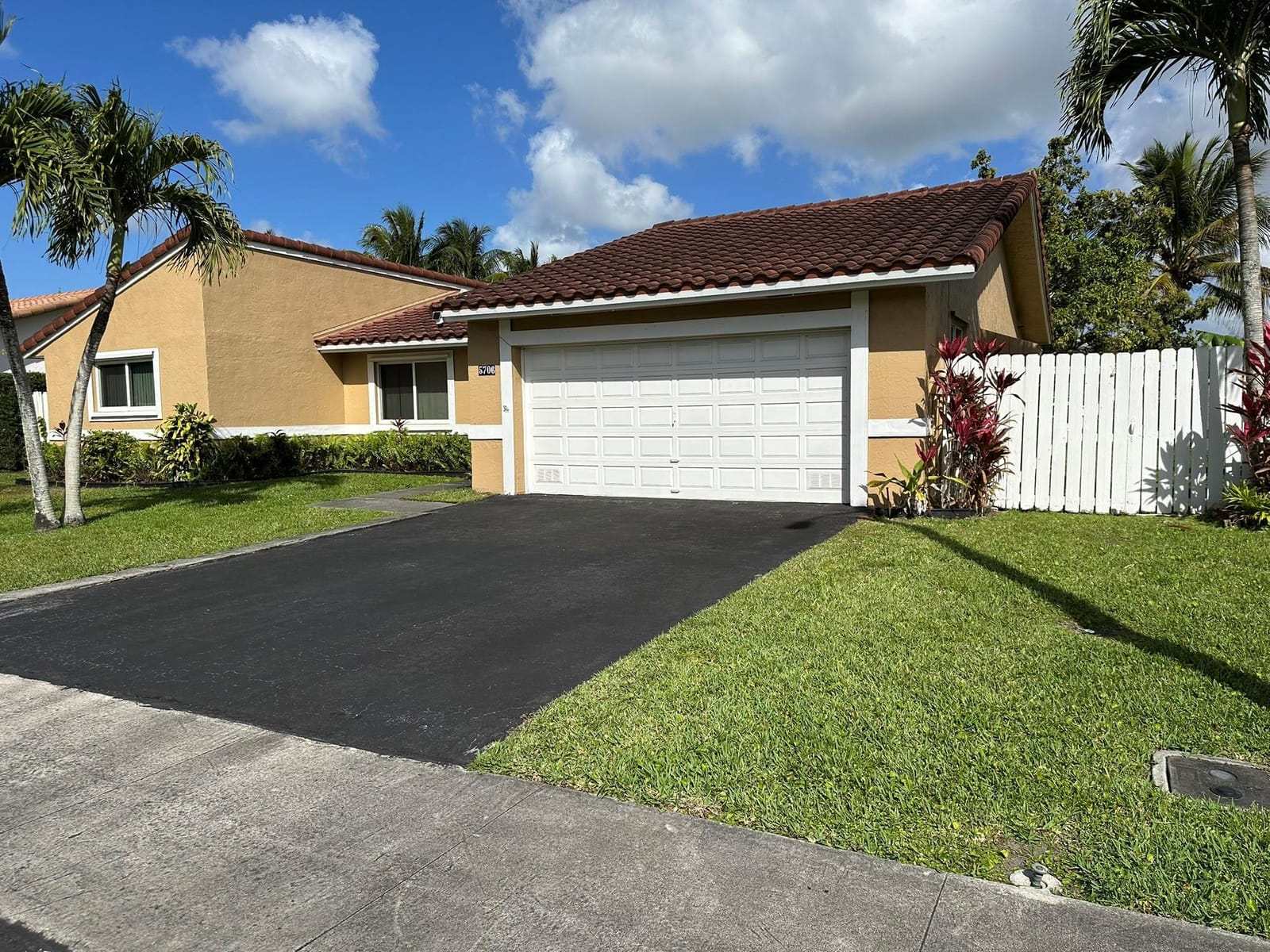 5706 SW 114th Avenue — photo 3