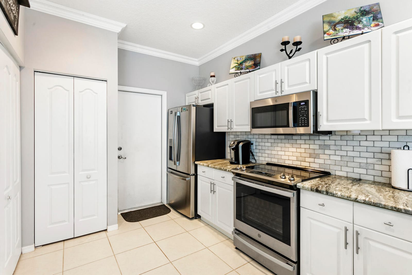 10748 Hidden Bend Way — photo 8