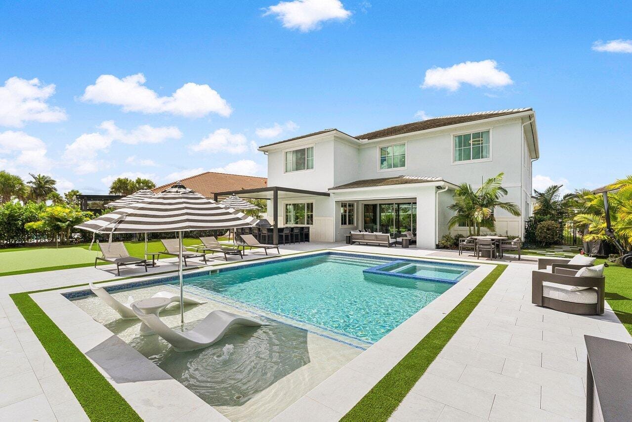 12156 Waterstone Circle, Palm Beach Gardens, FL 33412