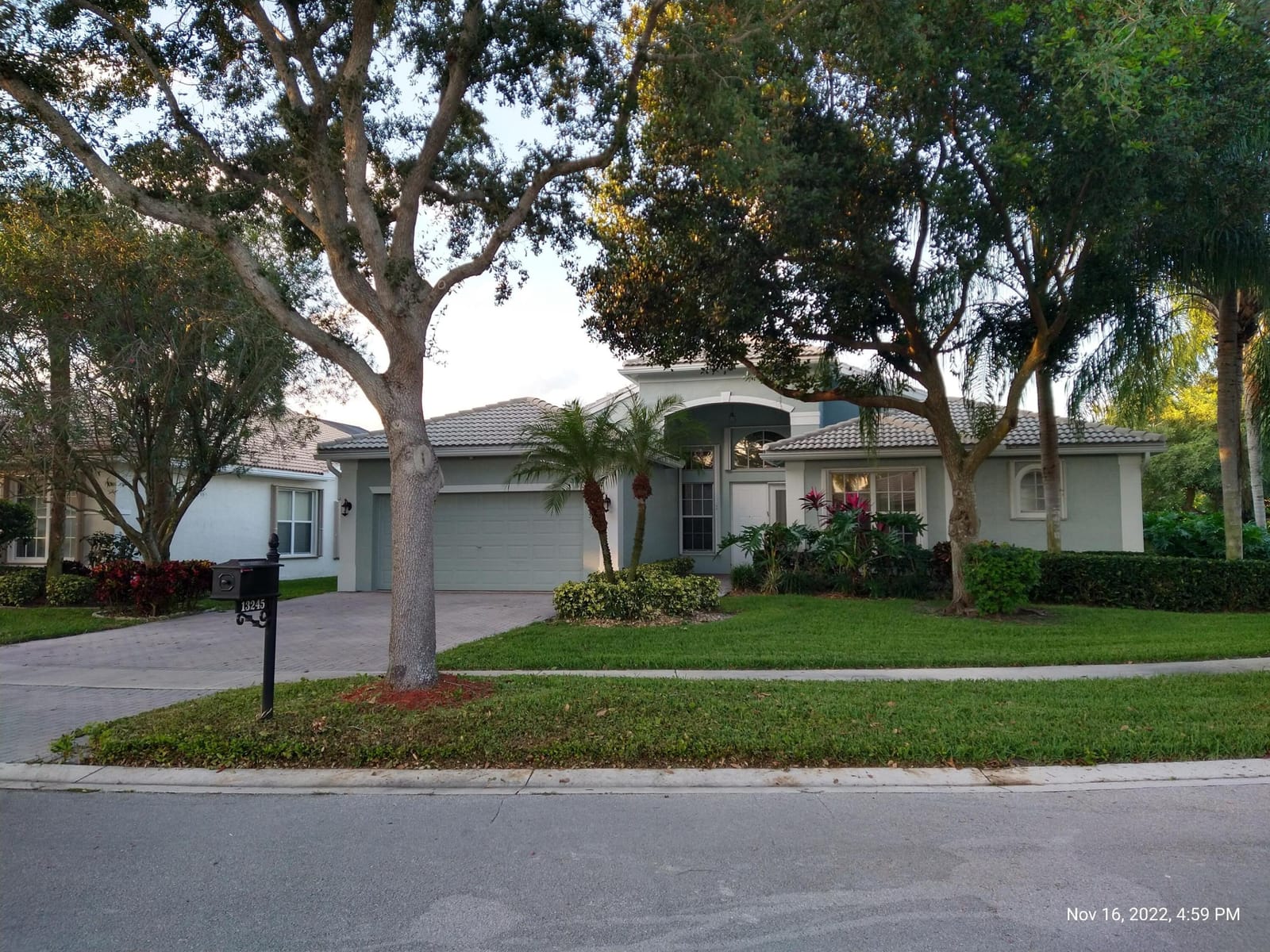 13245 Alhambra Lake Circle, Delray Beach, FL 33446