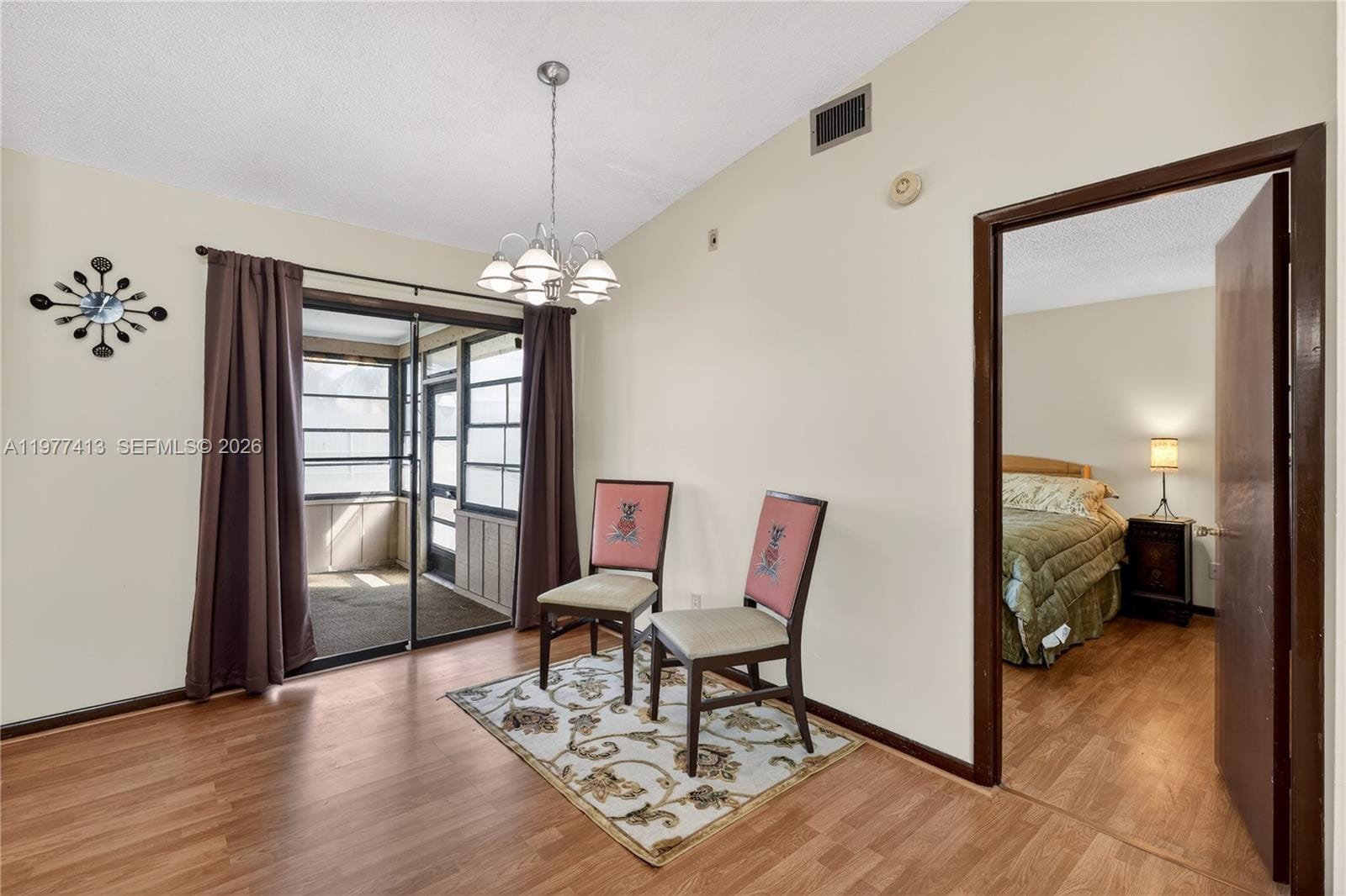 281 NE Greenbrier Avenue — photo 5