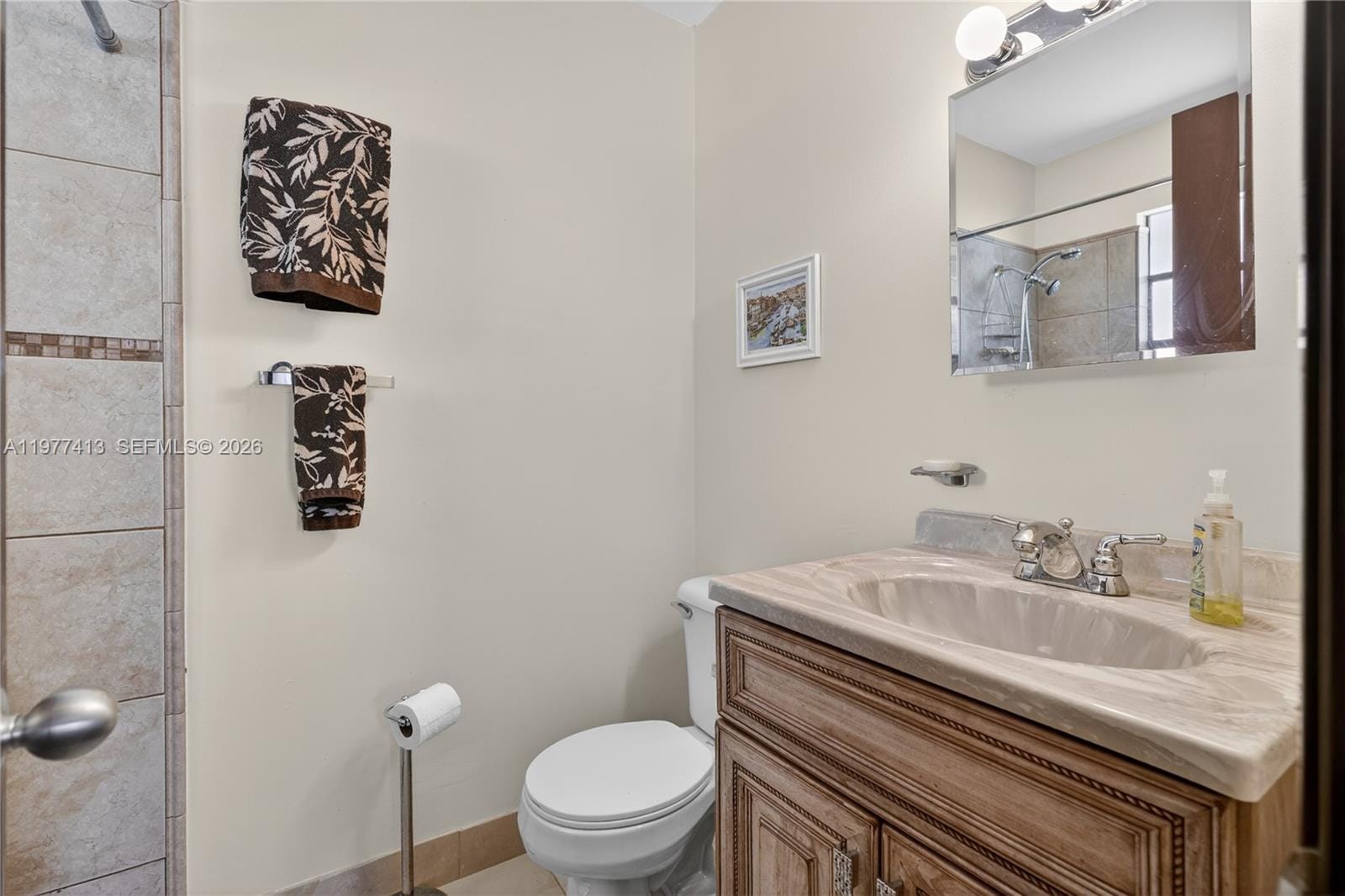 281 NE Greenbrier Avenue — photo 8