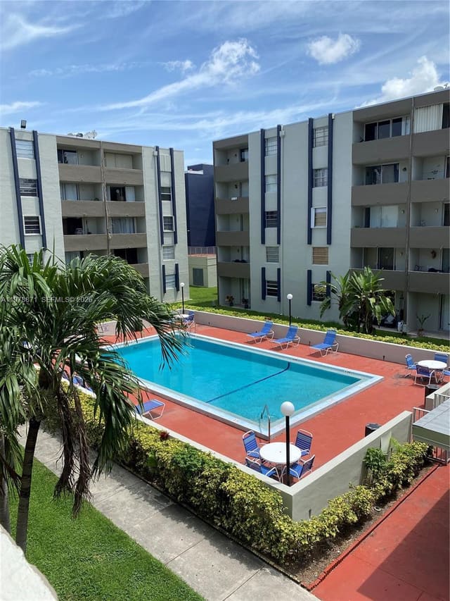 10090 NW 80th Court 1553, sold in Samari Lake East Condo, Hialeah Gardens, FL
