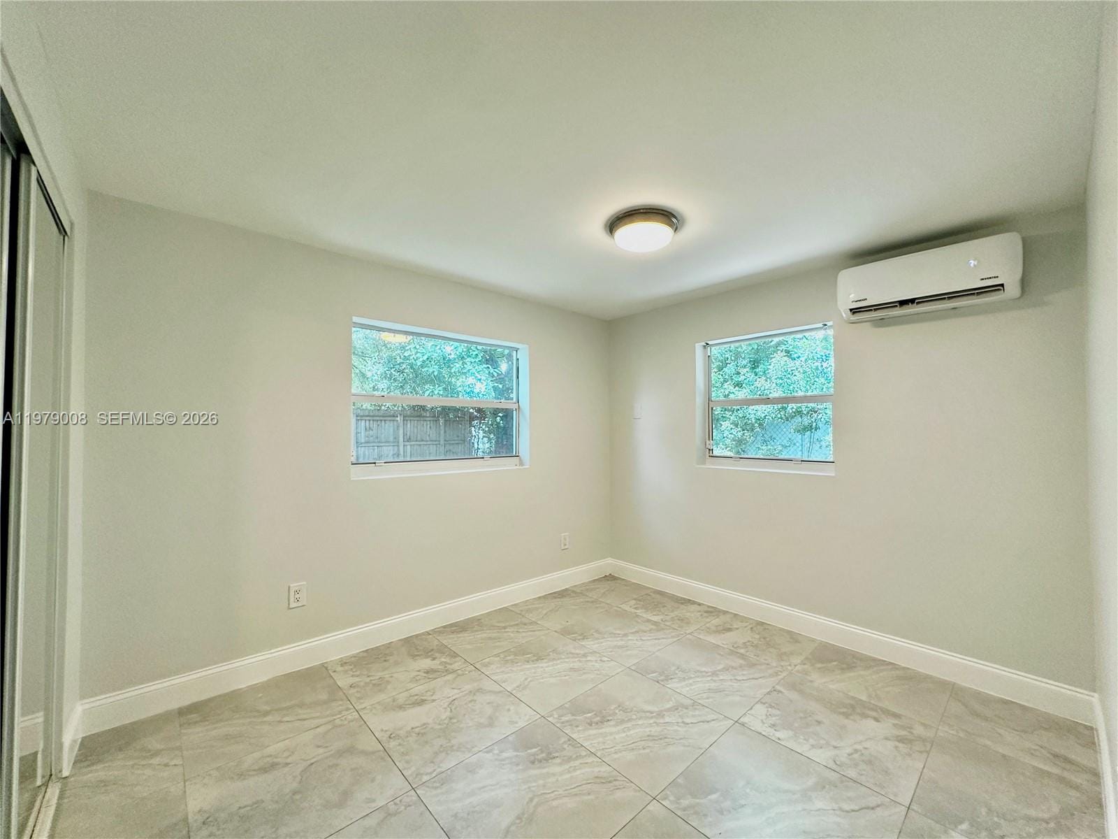 1279 NE 40th Place 3 — photo 5