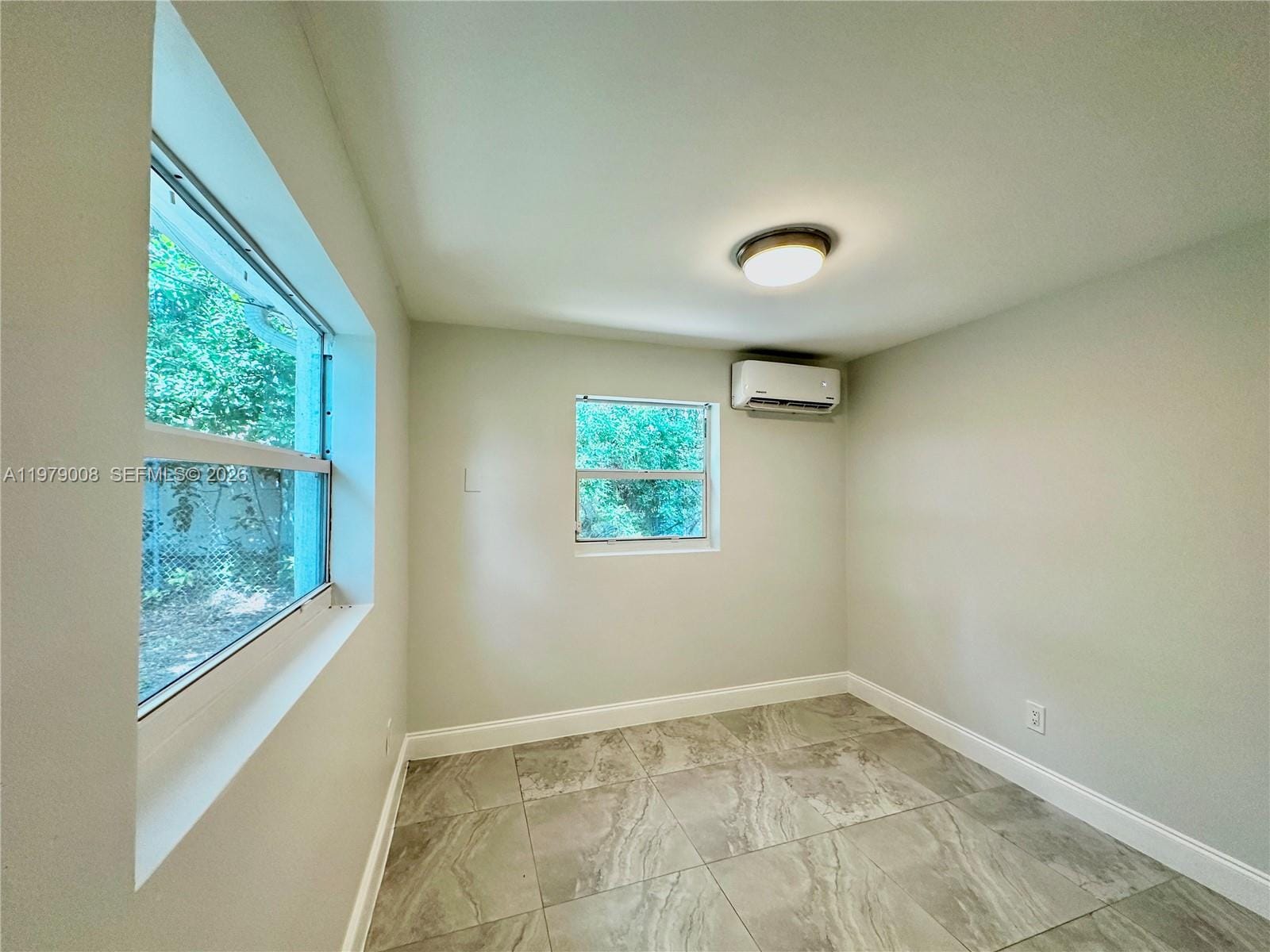 1279 NE 40th Place 3 — photo 6