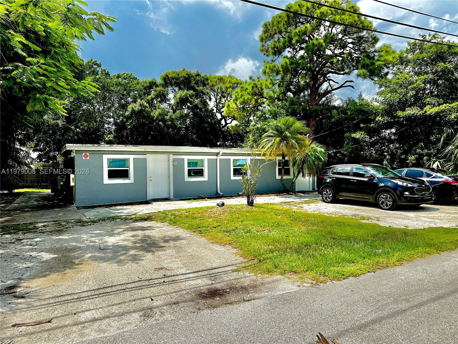 1279 NE 40th Place 3 — photo 10