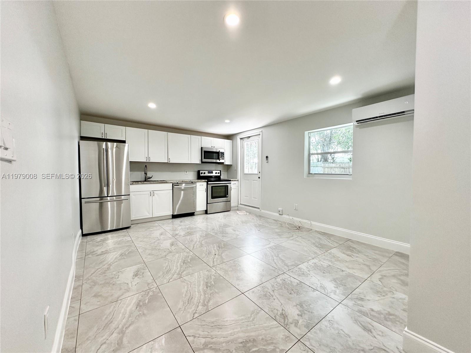 1279 NE 40th Place 3, Oakland Park, FL 33334, Oakland Park