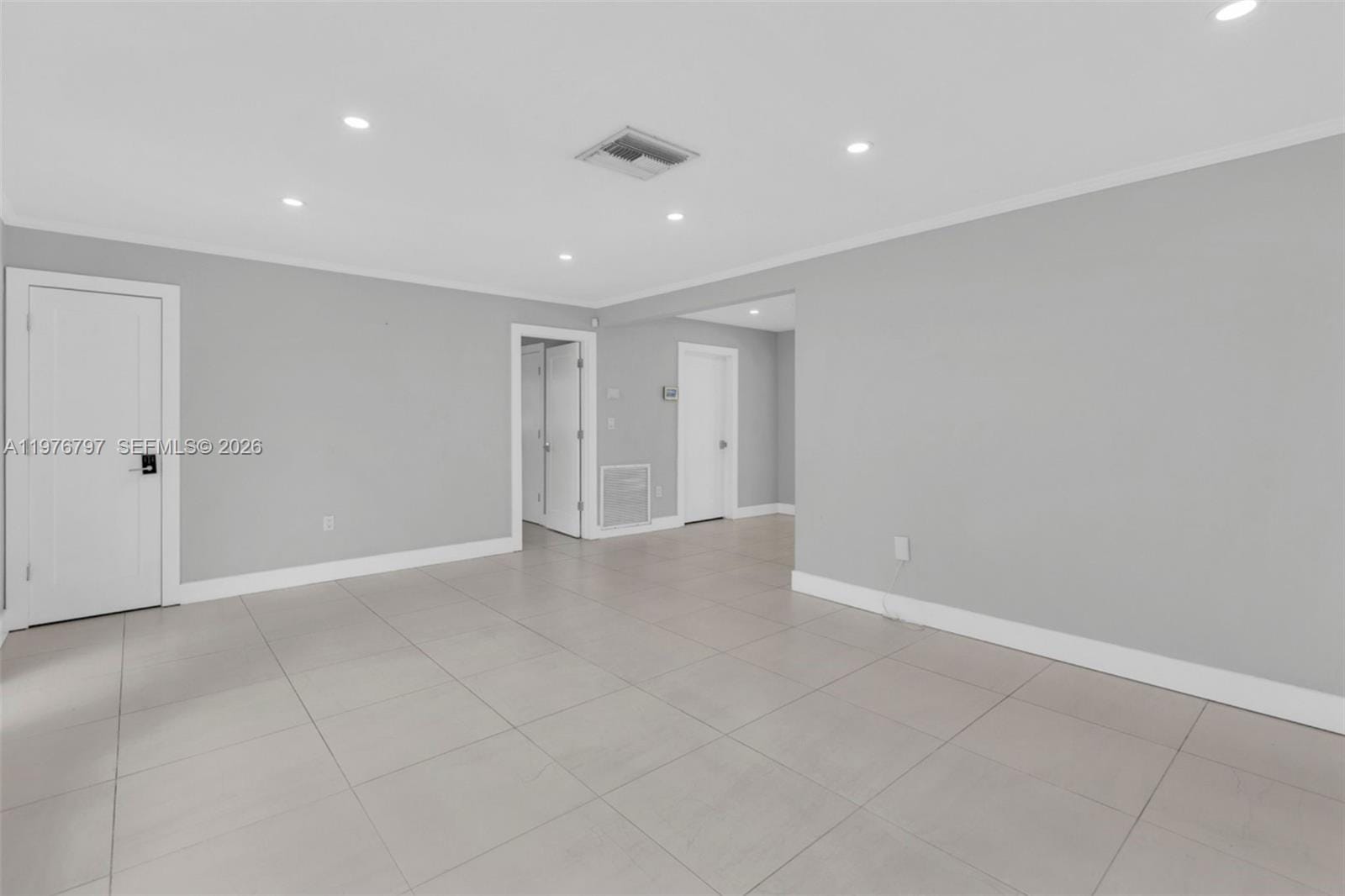 1577 NE 48th Court, Oakland Park, FL 33334 photo 11