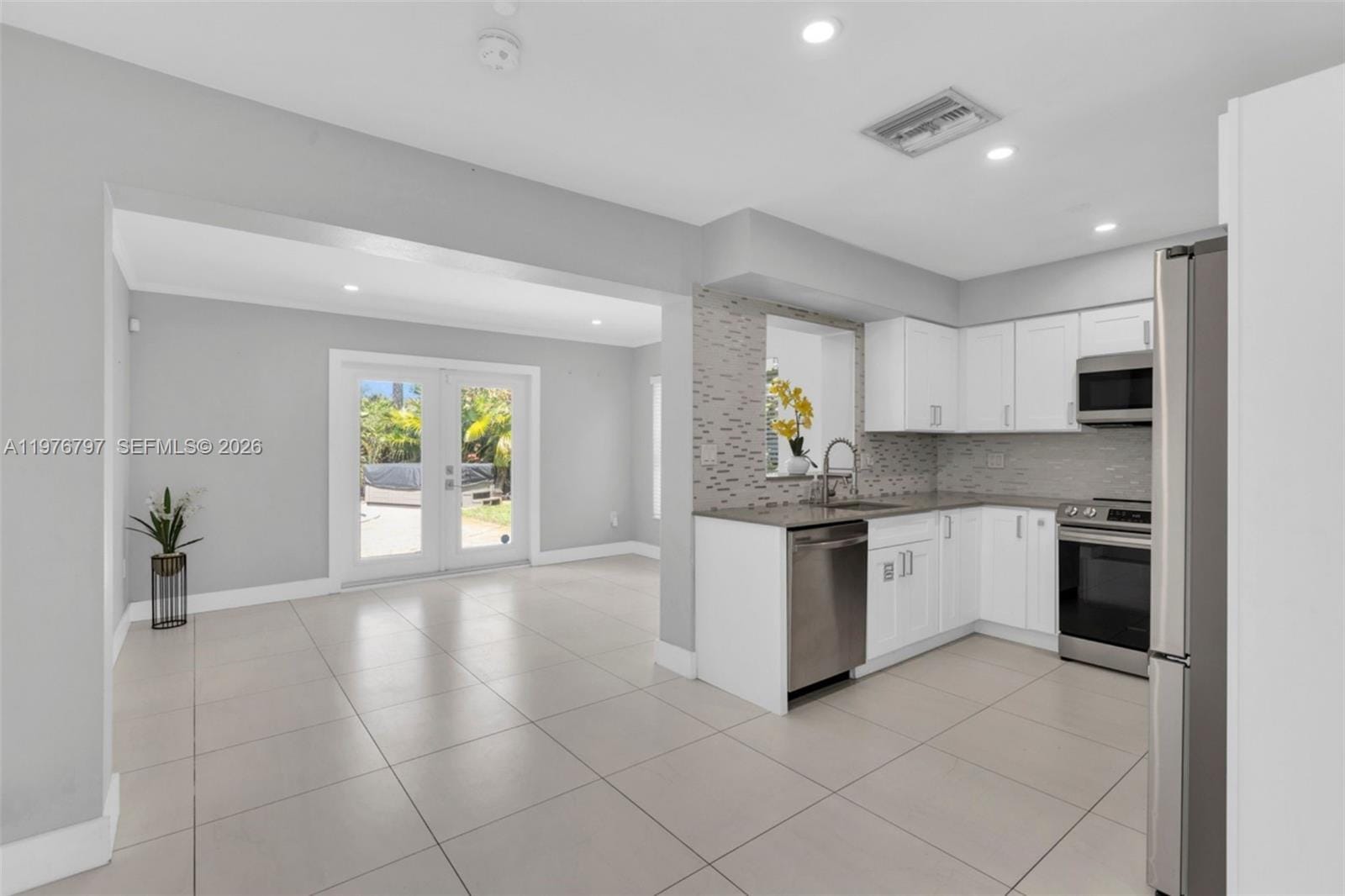 1577 NE 48th Court, Oakland Park, FL 33334 photo 13