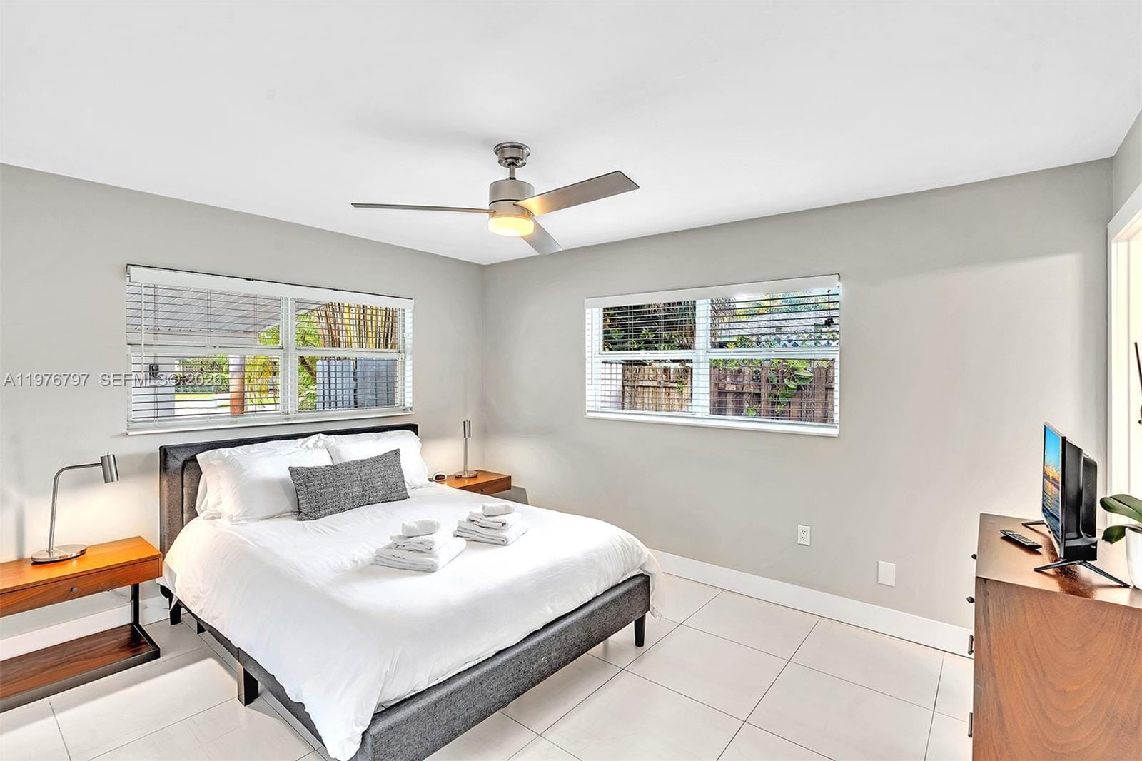 1577 NE 48th Court, Oakland Park, FL 33334 photo 22