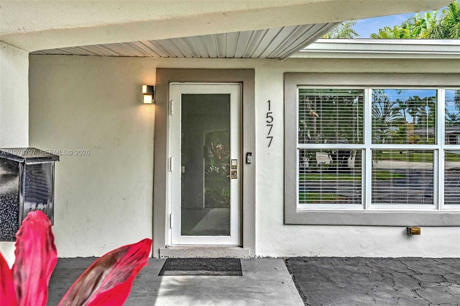 1577 NE 48th Court, Oakland Park, FL 33334 photo 4