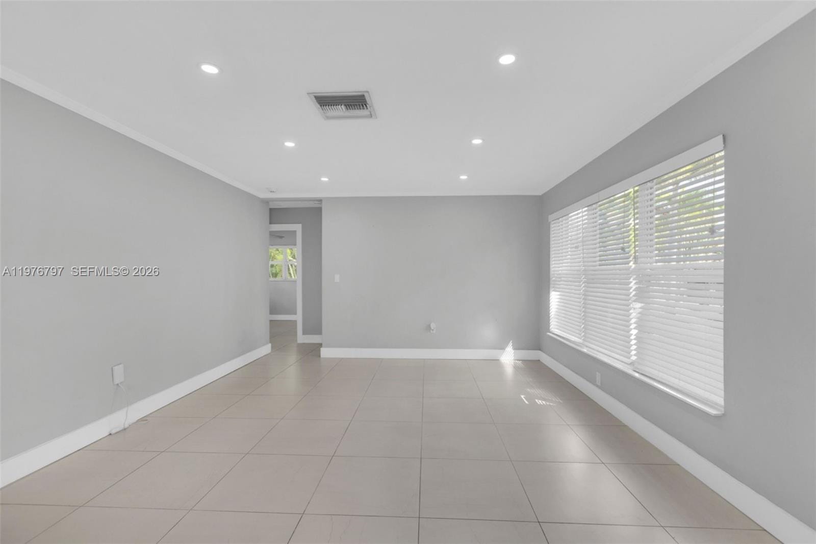 1577 NE 48th Court, Oakland Park, FL 33334 photo 6