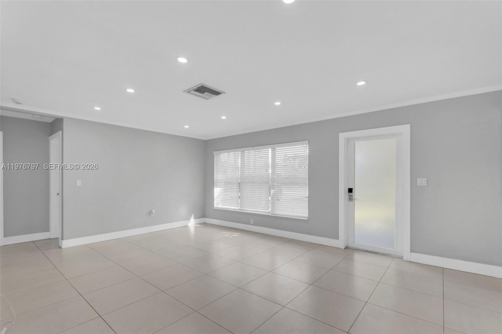 1577 NE 48th Court, Oakland Park, FL 33334 photo 8