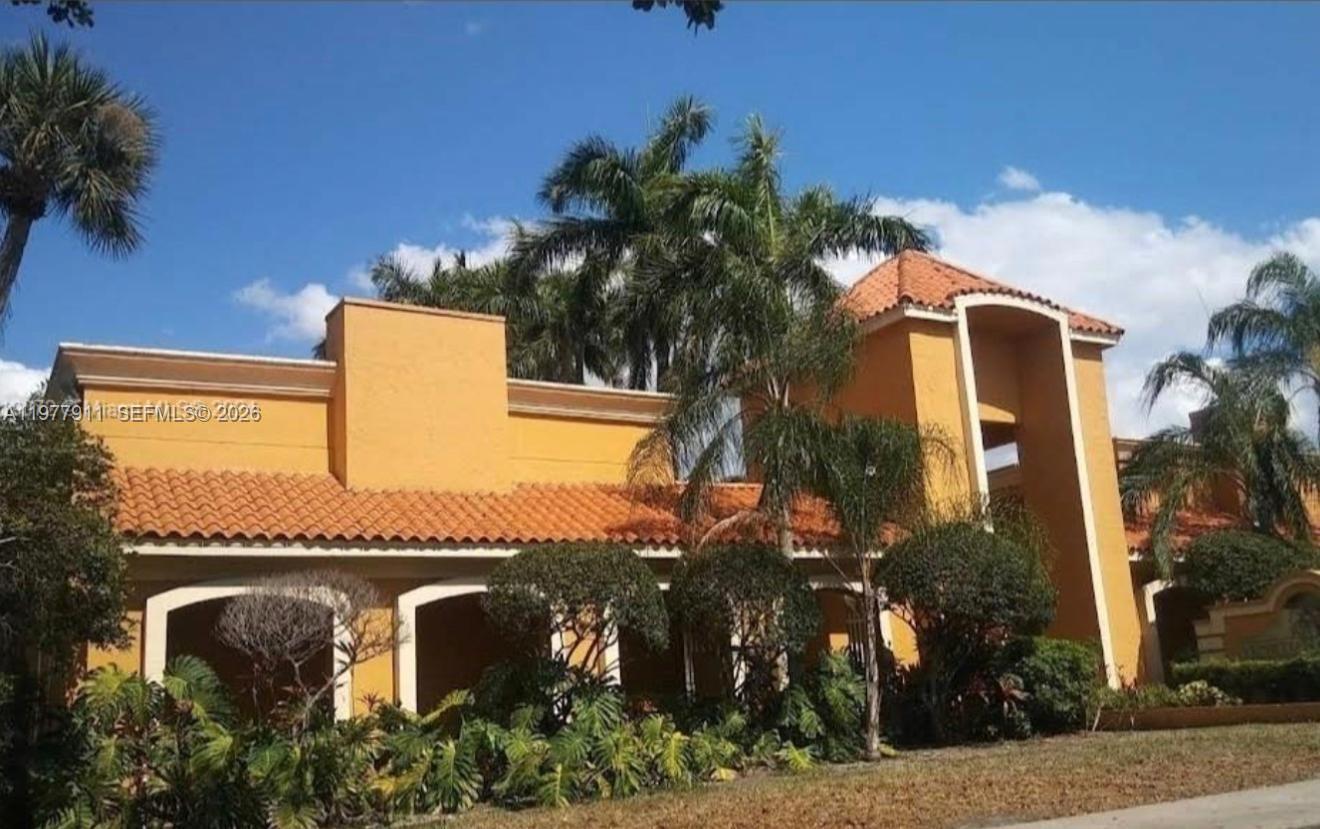 18111 NW 68th Avenue F210, Hialeah, FL 33015, Hialeah