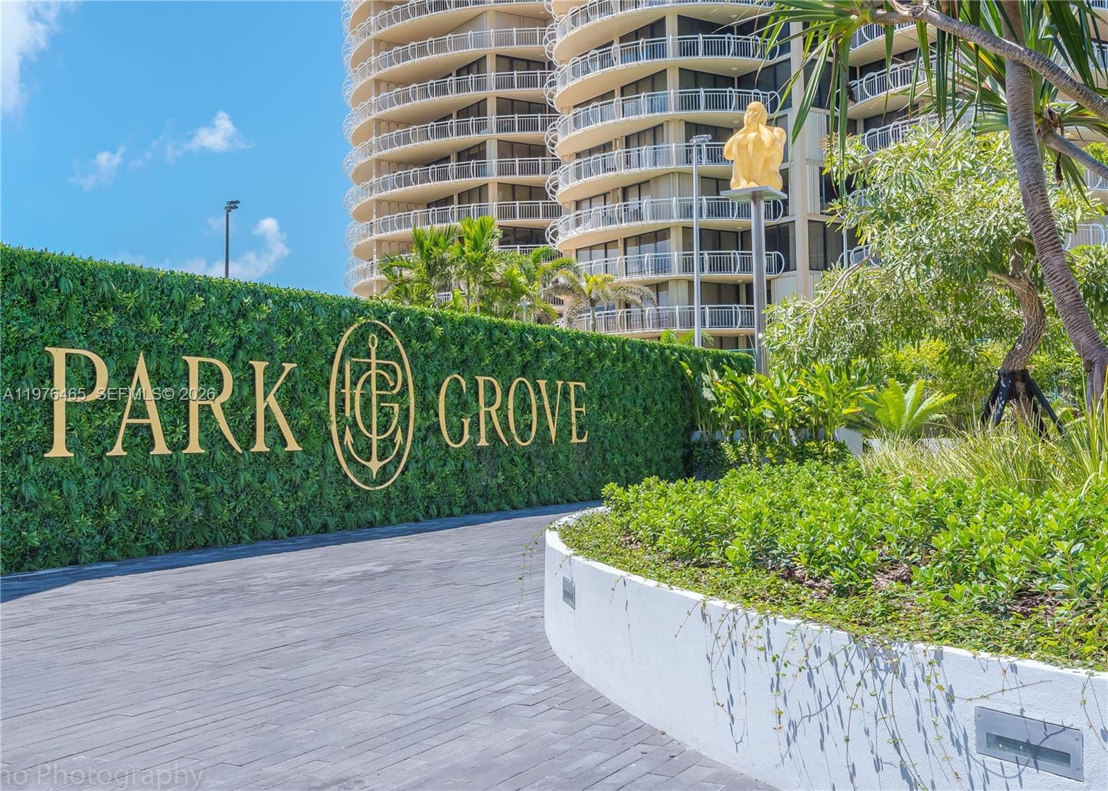 2 bedroom home for sale at 2831 Bayshore, Miami, FL 33133 — $1,845,000