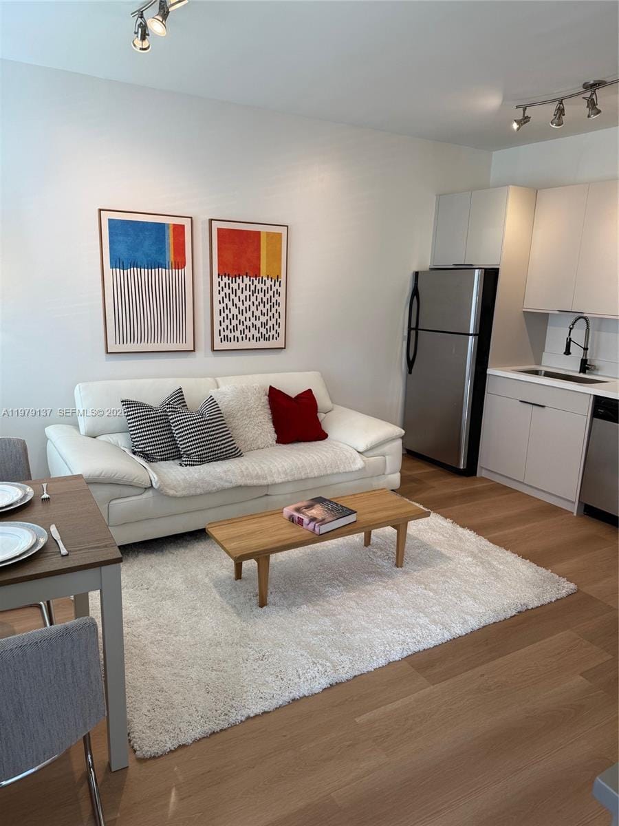 611 11th Street 104 — photo 3