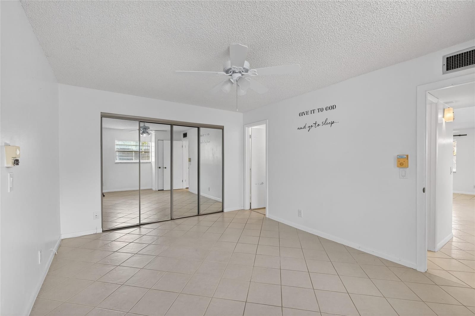 608 Normandy M — photo 11