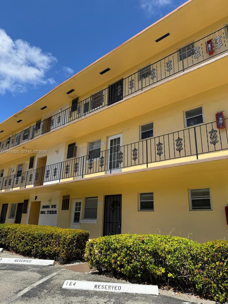 2820 NE 201st Terrace F215, Aventura, FL 33180, Aventura