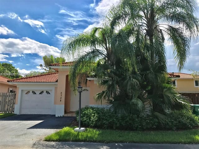 5758 NW 97th Place 0, Doral, FL 33178