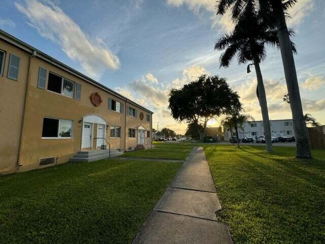 206 NW 84th Street 206, Miami, FL 33150, Miami