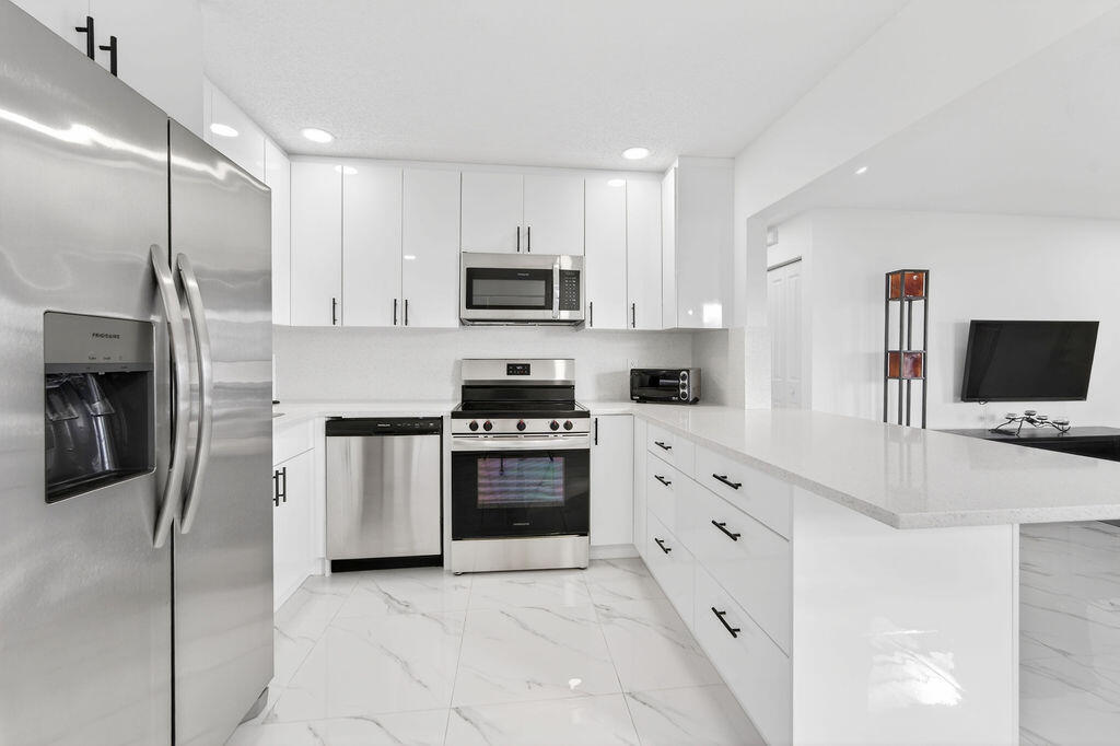 688 SW Lake Court, Boynton Beach, FL 33426, Boynton Beach