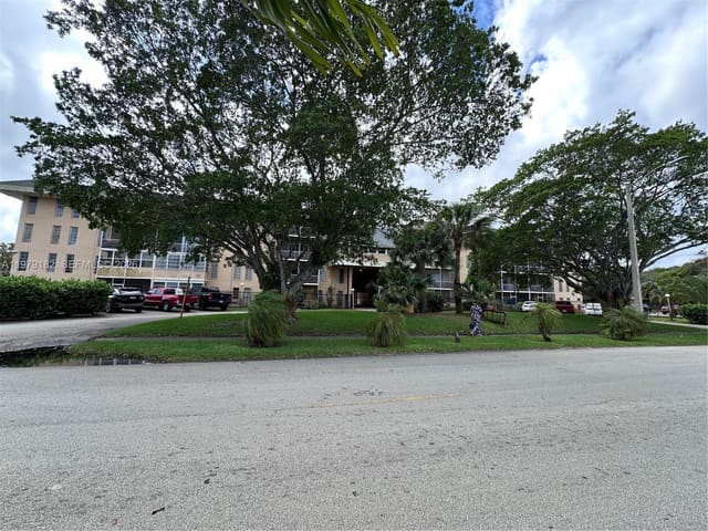 4848 NW 24th Court 412, Town Square, Lauderdale Lakes, FL