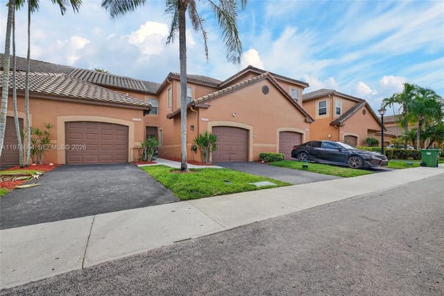 1594 Barcelona Way 5-18, Weston, FL 33327