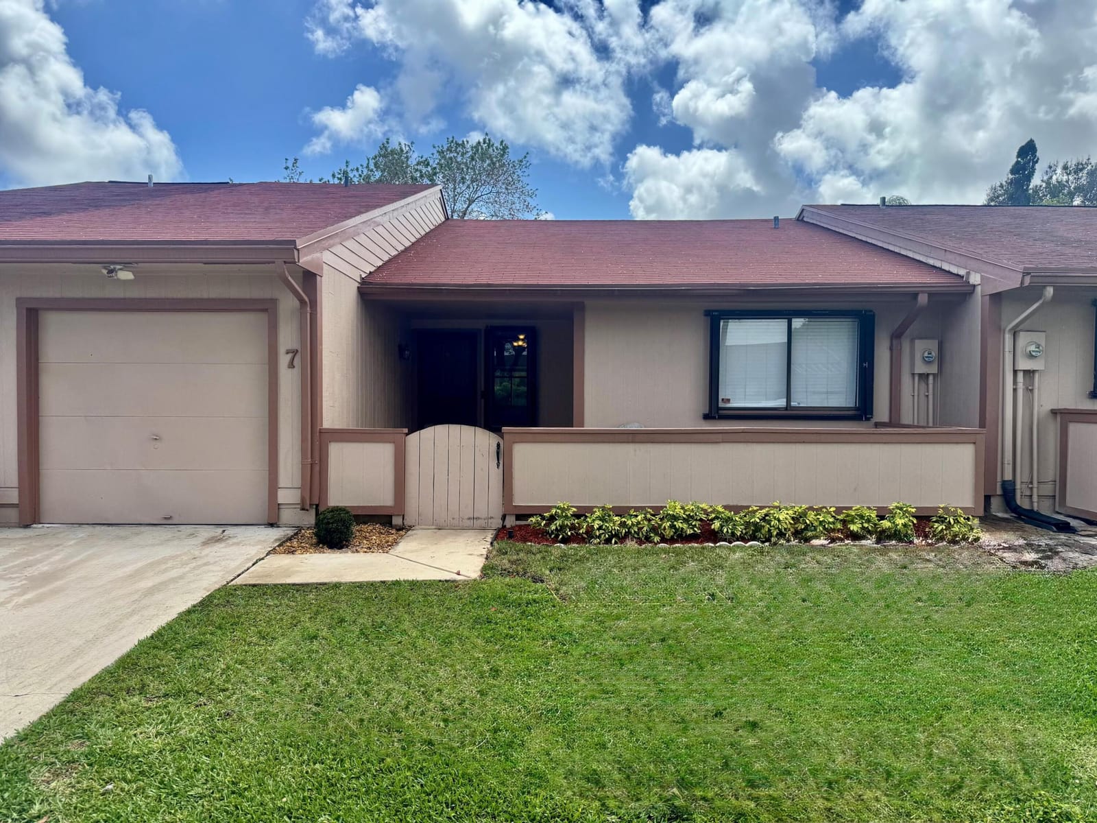 Pending home at 7 Farnworth Drive, Boynton Beach, FL 33426