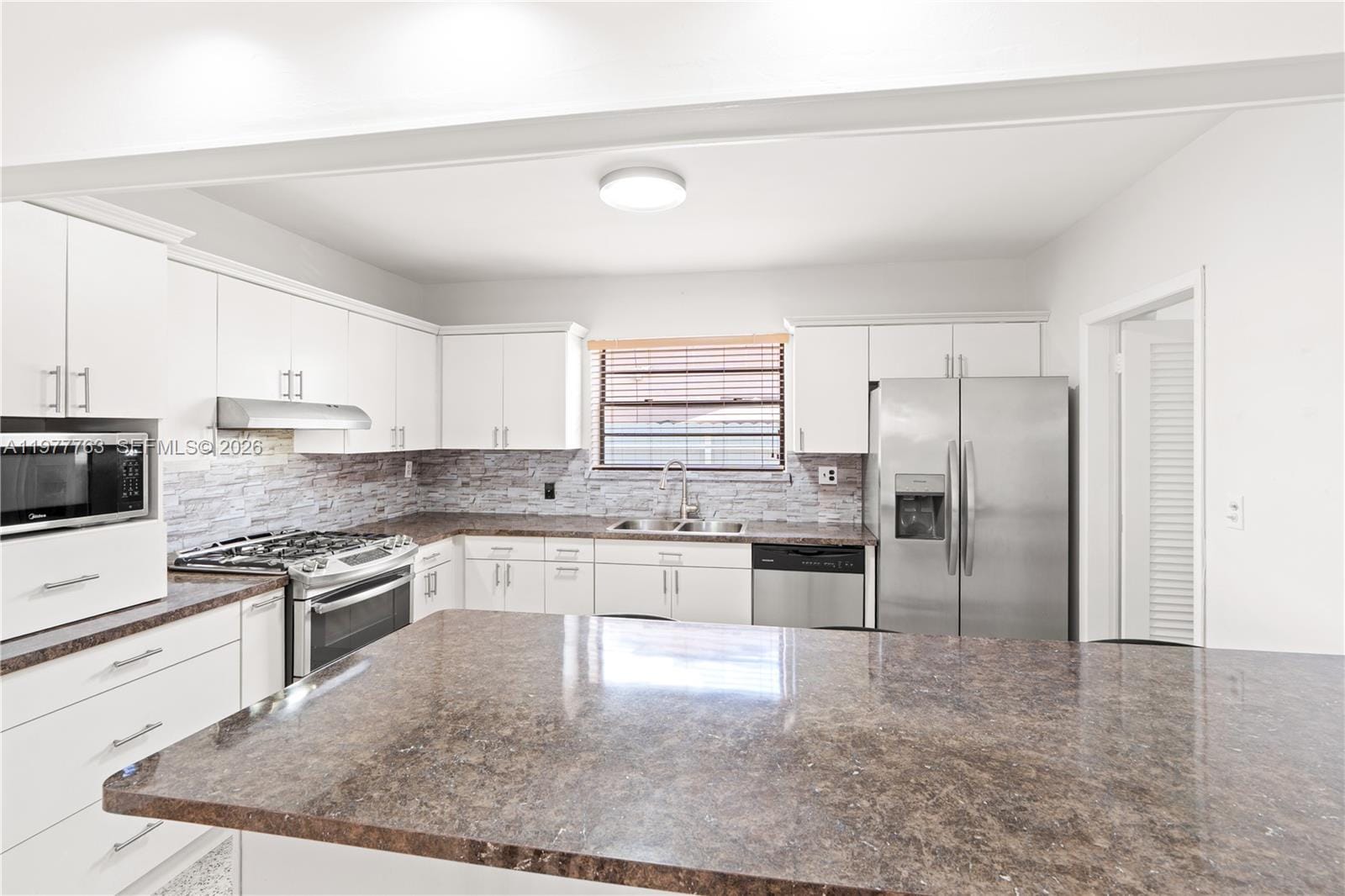 1100 W 53rd Terrace, Hialeah, FL 33012 photo 13