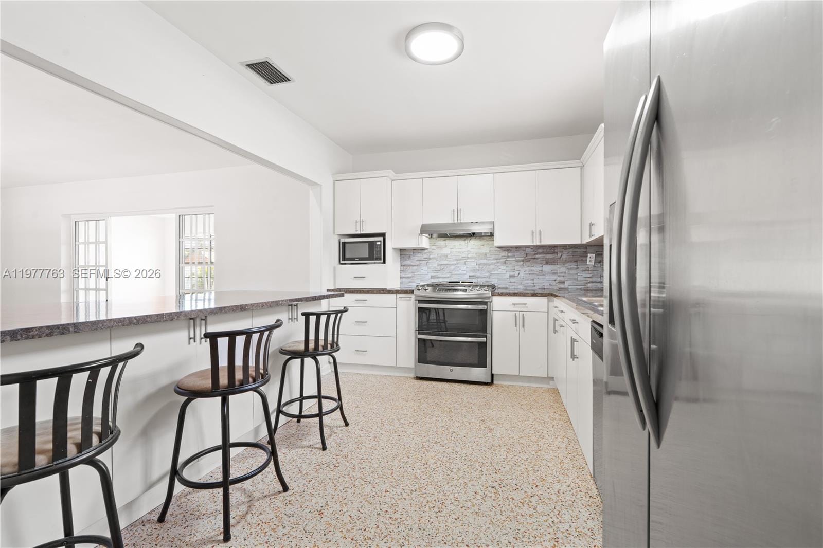 1100 W 53rd Terrace, Hialeah, FL 33012 photo 14