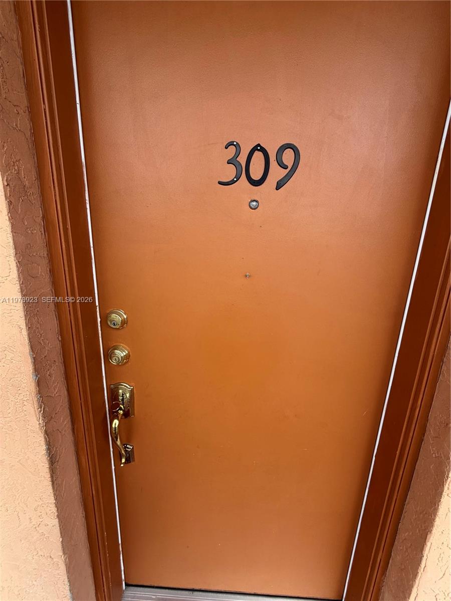 1800 W 54th Street 309, Hialeah, FL 33012, Hialeah