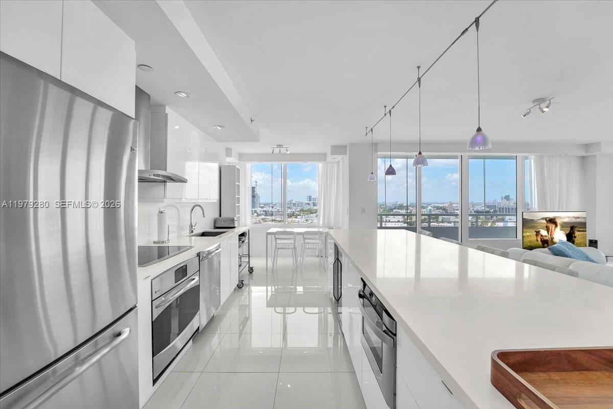 400 S Pointe Drive 1910, Miami Beach, FL 33139 photo 18