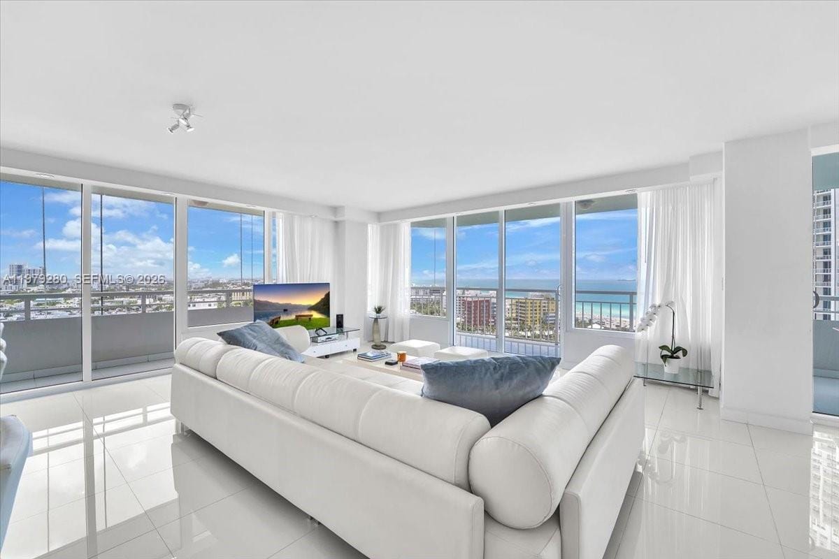 400 S Pointe Drive 1910, Miami Beach, FL 33139 photo 3