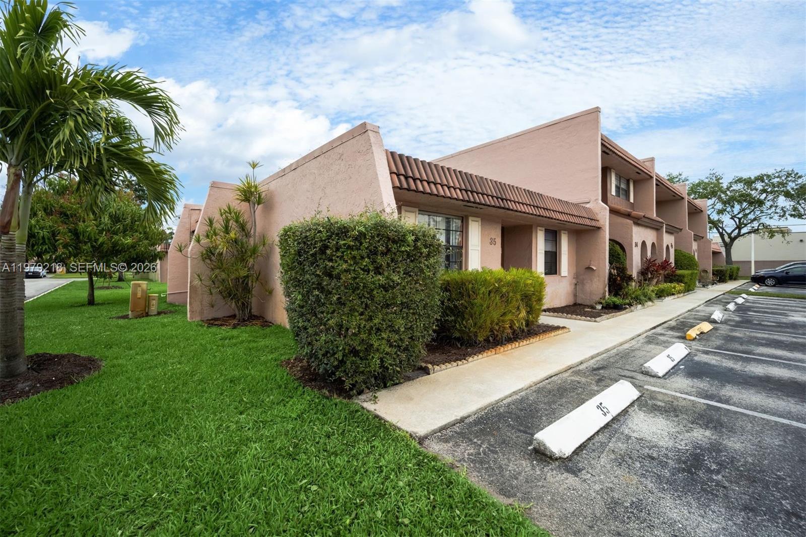 35 Cortez Way 1-43 1-43, Davie, FL 33324, Davie