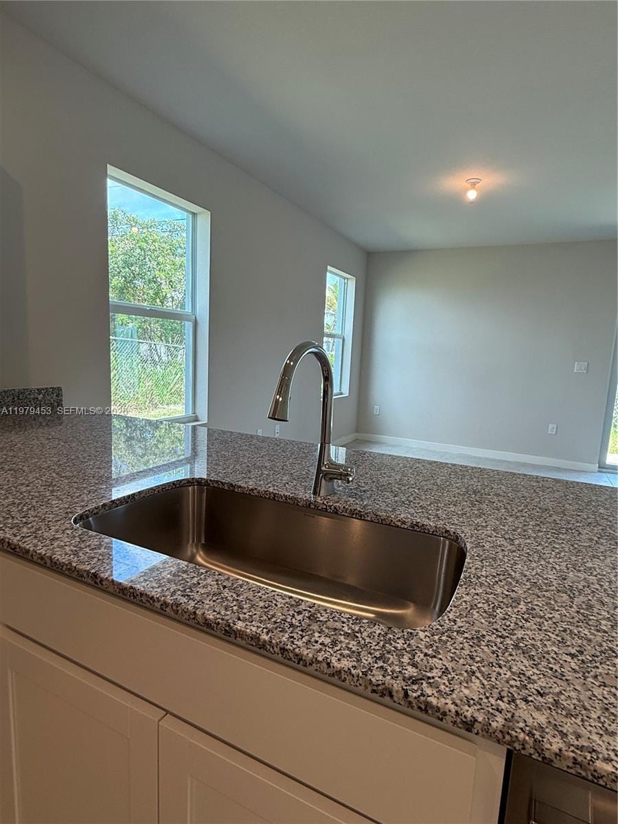 671 NW 10th Court, Florida City, FL 33034 photo 6