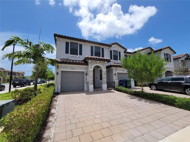 25039 SW 114th Avenue, sold in Coco Palm Villas, Homestead, FL