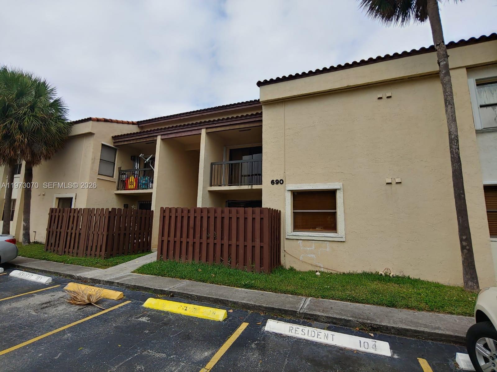 690 W Park Drive 2-204 — photo 2