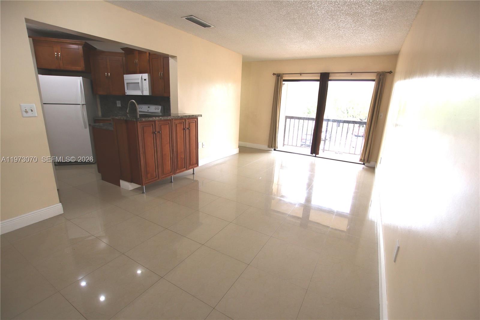690 W Park Drive 2-204, Miami, FL 33172 photo 18