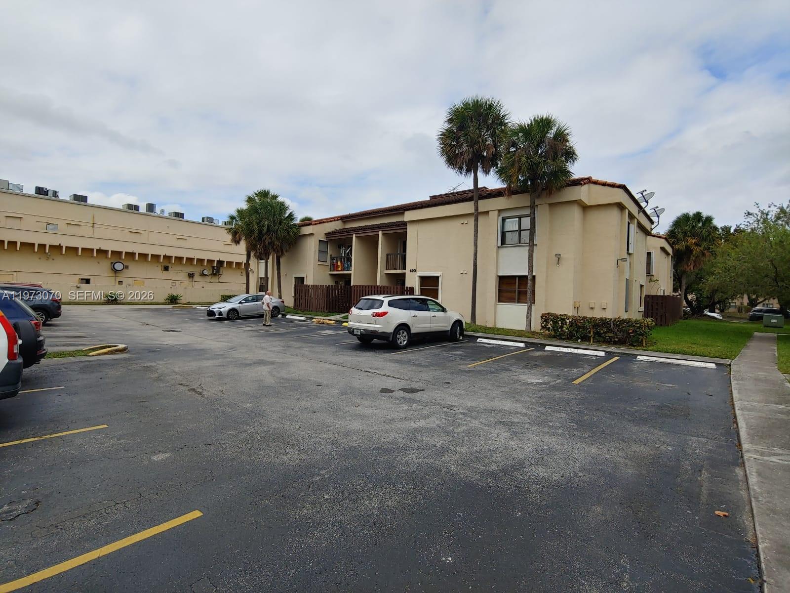 690 W Park Drive 2-204 — photo 3